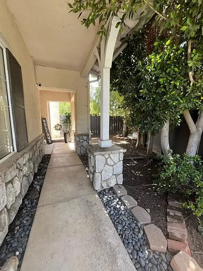 Photo - 2638 Niverth Pl