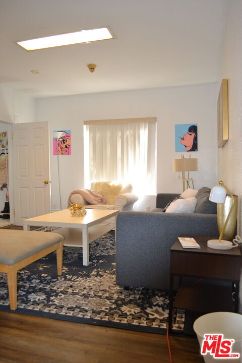 Photo - 721 W 32nd St