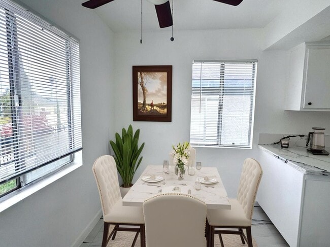 Photo - 1630 W 104th St