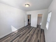 Photo - 0 48th St