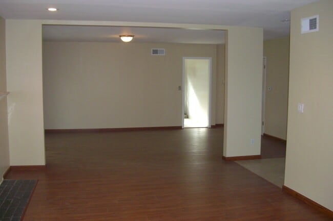 Photo - 9224 Sophia Ave