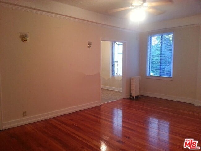 Photo - 630 S Kenmore Ave Unit 300