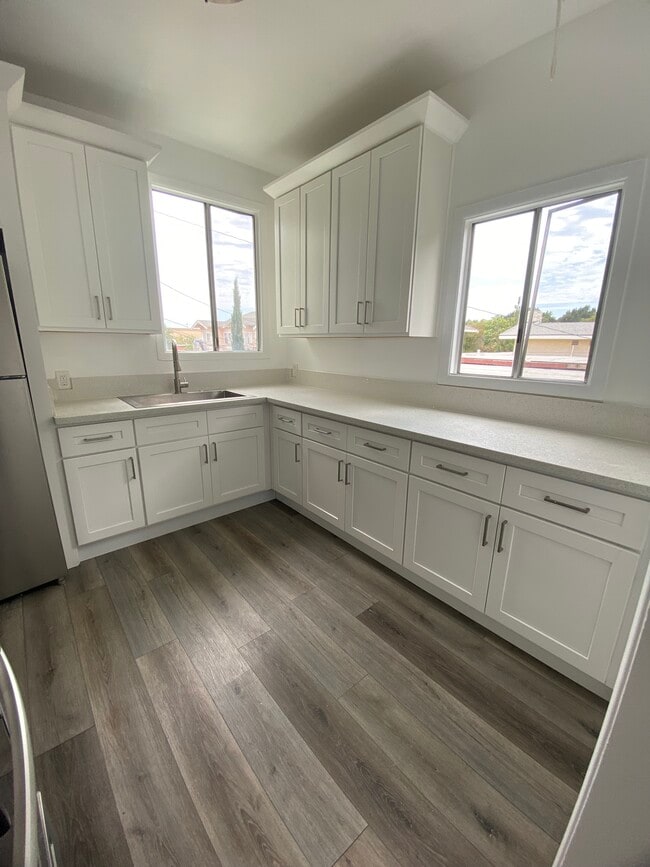 Full Kitchen Space - 1586 W 29th St Unit 1586