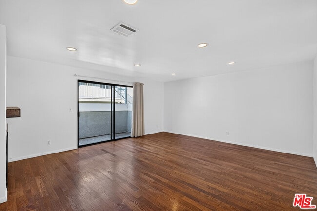 Photo - 2519 Kansas Ave Unit 102