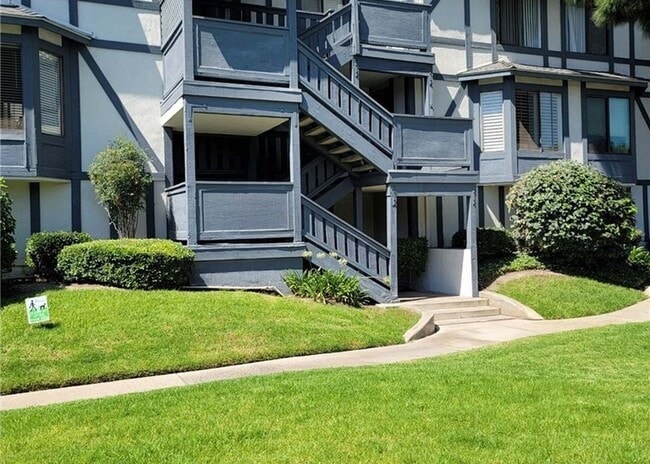 Top unit - 3028 W Cheryllyn Ln Unit 3028