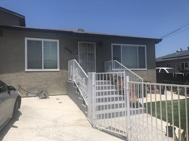 Photo - 2415 E 20th St