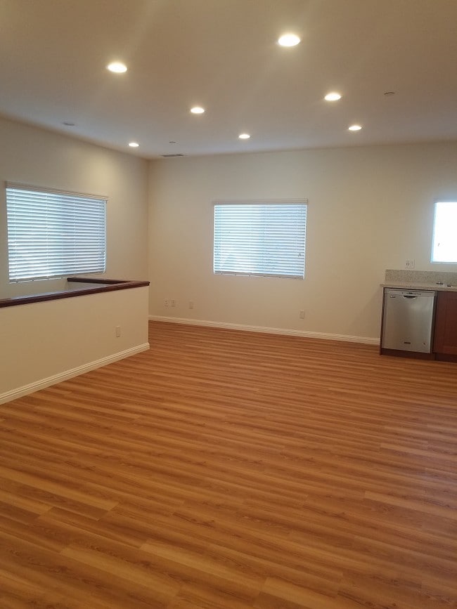 Living Area - 1429 S Sycamore Ave