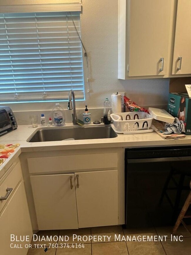 Photo - 1615 Peacock Blvd