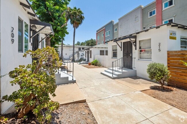 Building Photo - 203 W 3rd Ave Rental