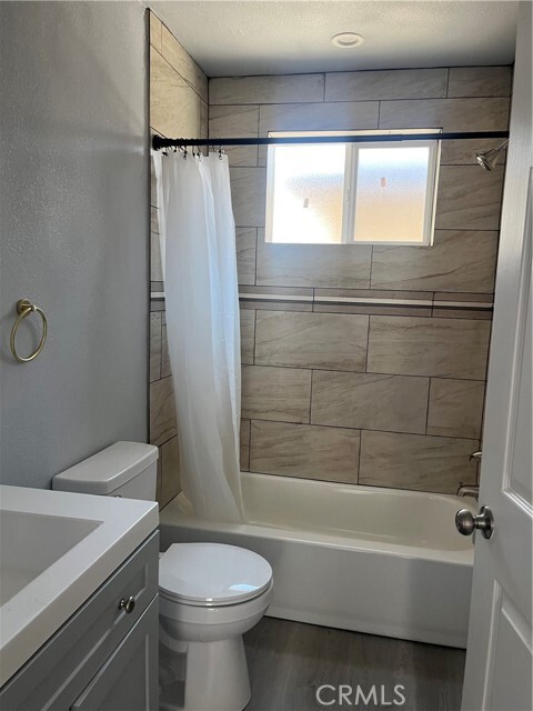 Photo - 1215 1/2-1212 W 104th St