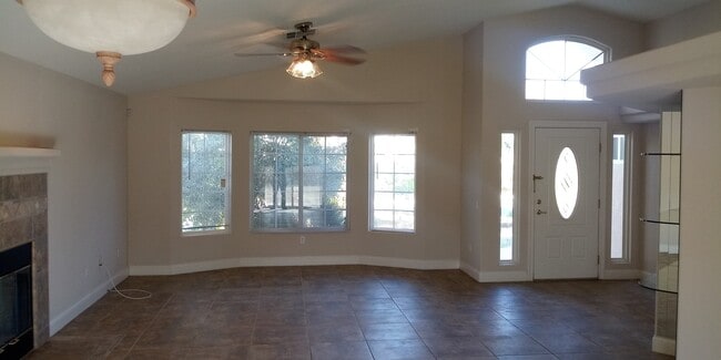 Photo - Beautiful 3 Bedroom Home