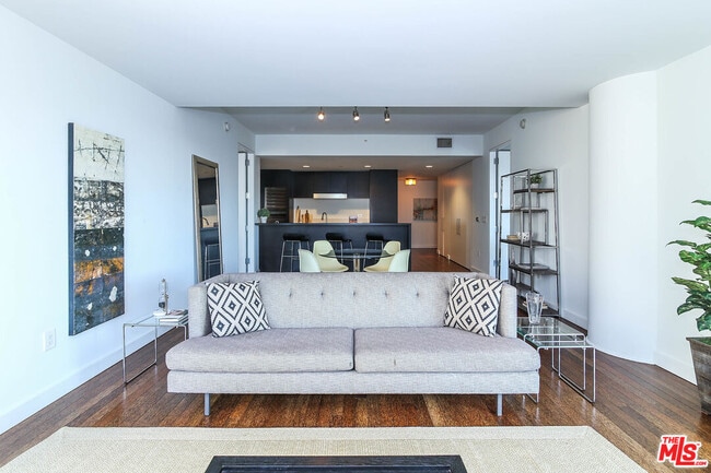 Photo - 6250 Hollywood Blvd Unit 11N