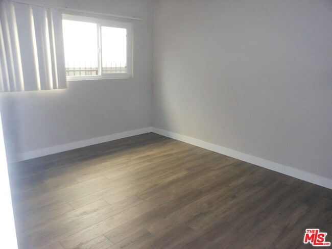 Photo - 213 S Alexandria Ave Unit 5