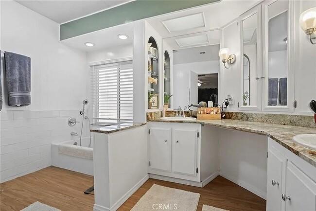 Photo - 3883 Buchanan St