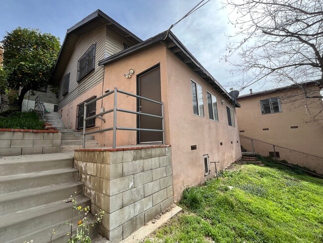 Photo - 426 Casanova St House