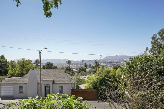 Building Photo - AS Maltman (#317) Unit 944 1/2