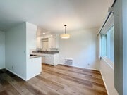 Photo - Oakland Manor