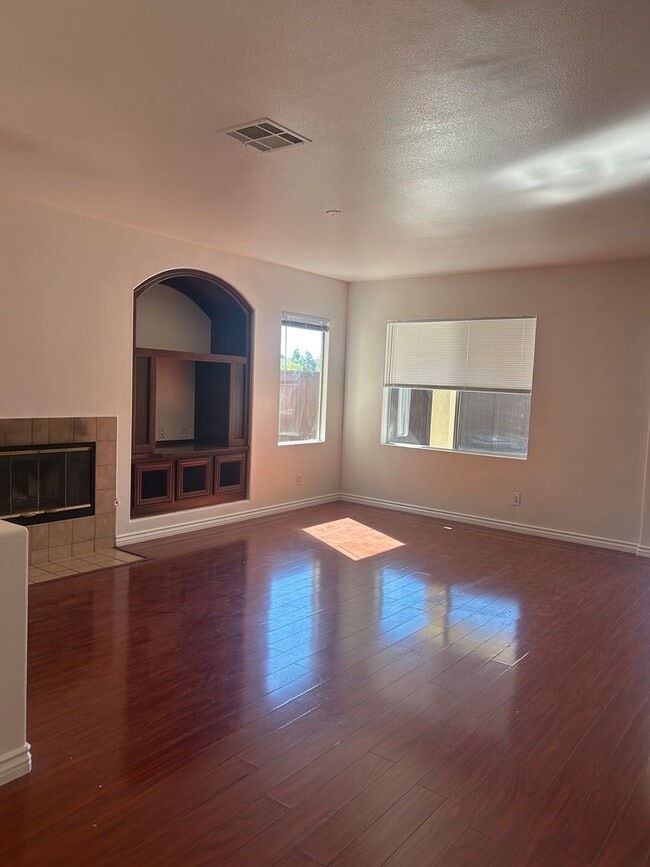 Photo - 4BR/2.5BA Townhouse with a view