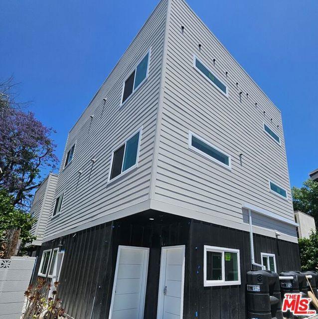 Photo - 11839 Runnymede St