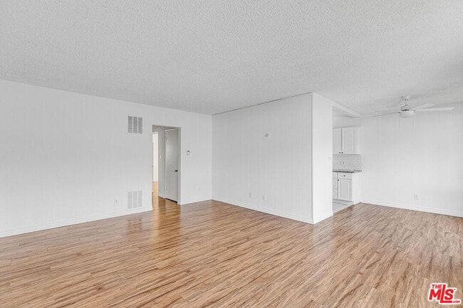 Building Photo - 1800 N Harvard Blvd Unit 21