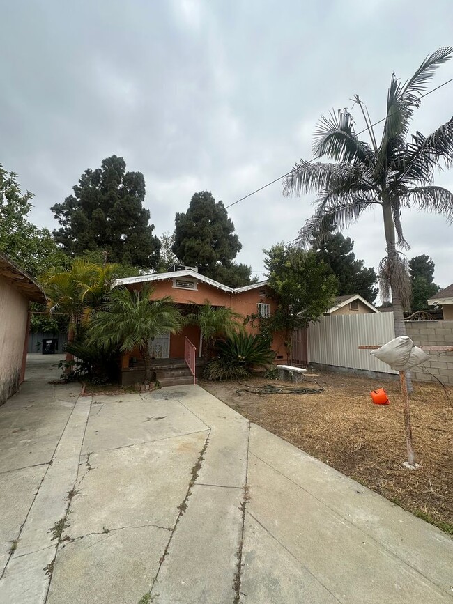 Photo - 7805 Whitsett Ave Apartment Unit 7807