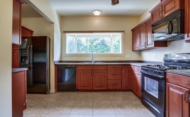 Photo - 6826 Hollenbeck St