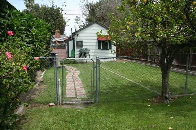 Photo - 2-4062 Adams St House