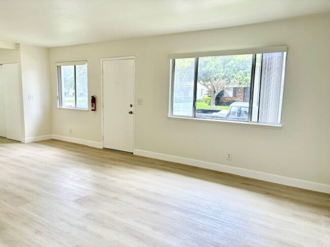 Photo - 2612 Anchor Ave