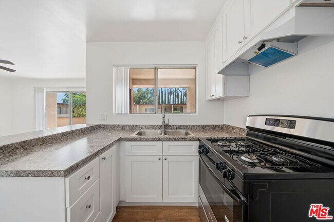 Photo - 1293 Garfield Ave Unit 24
