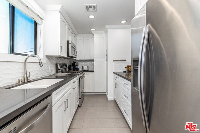 Photo - 8911 Cynthia St Unit #9