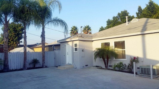 Photo - 5419 Willowcrest Ave