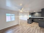 Photo - 904 S Kenmore St House