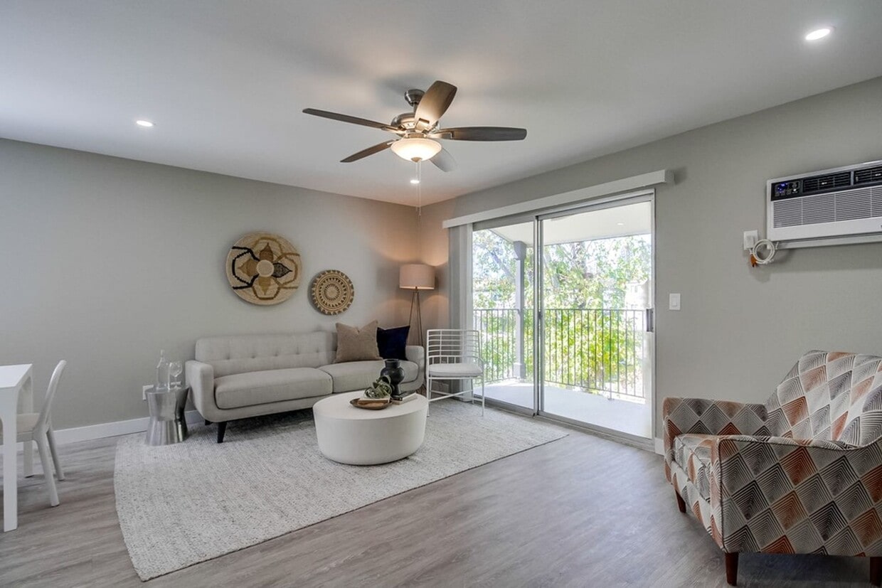 Floor Plan - 4751 1bd/1 ba Single Patio Space Upstairs/Downs...