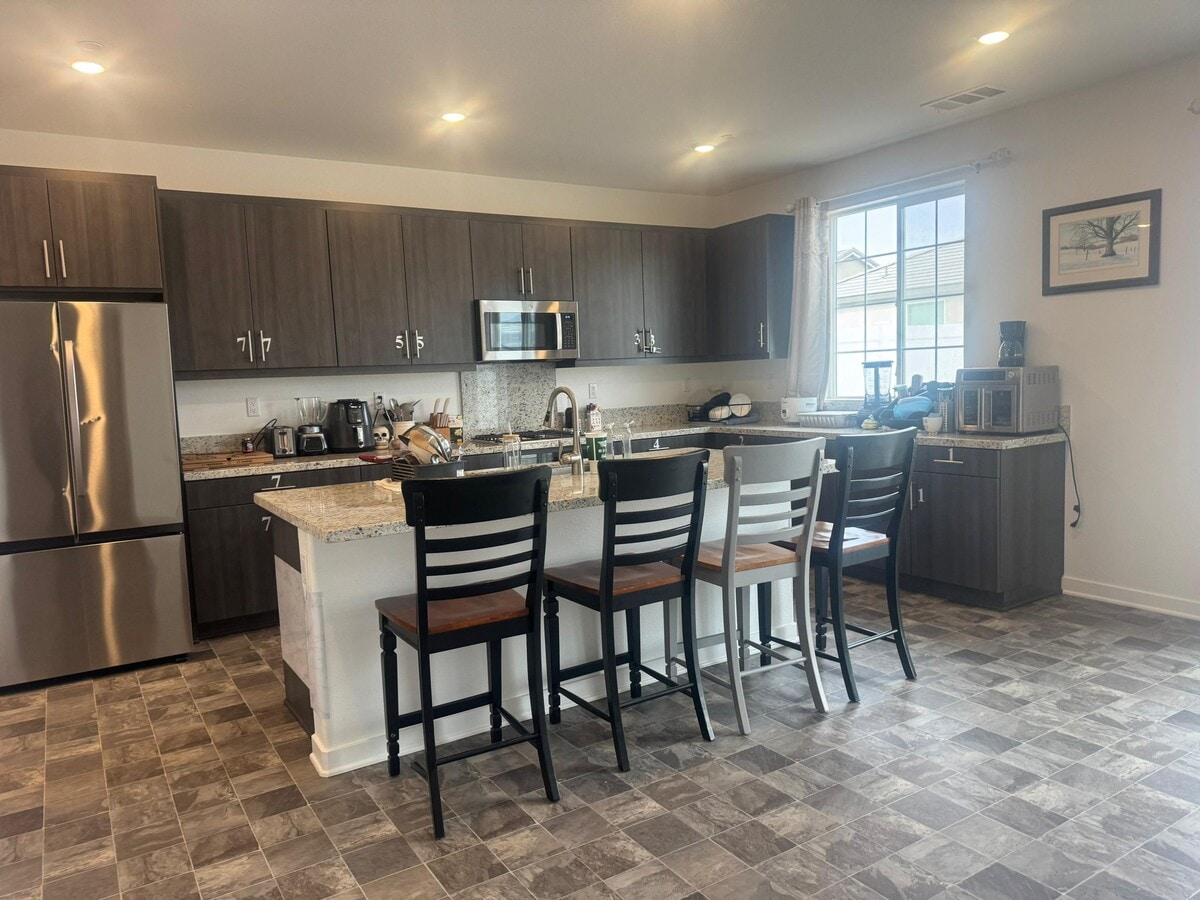 Photo - 2769 Lake Mendoza St