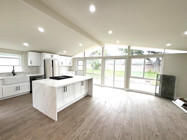 Photo - 10171 Aldgate Avenue