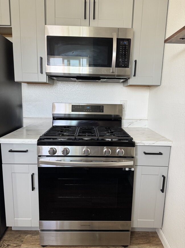 Photo - 3619 43rd St Unit Apt 6