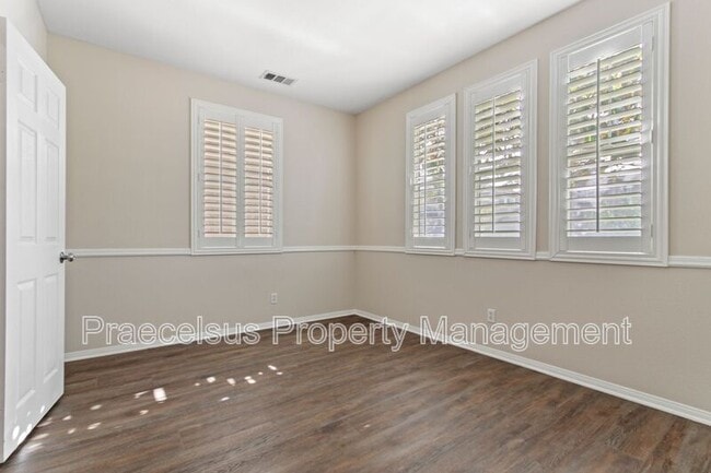 Photo - 421 Corte Calypso