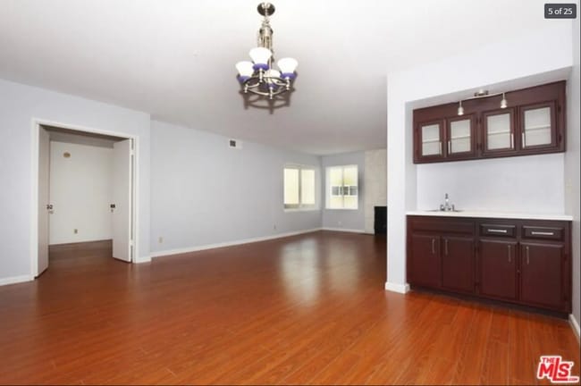 Photo - 1262 S Barrington Ave Unit 203