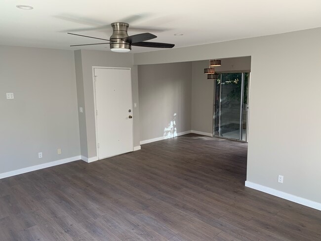 Front entrance / Dining Room - 419 California St Apartments Unit 2