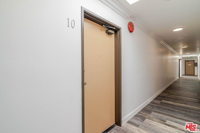 Photo - 10900 Blix St Unit 10