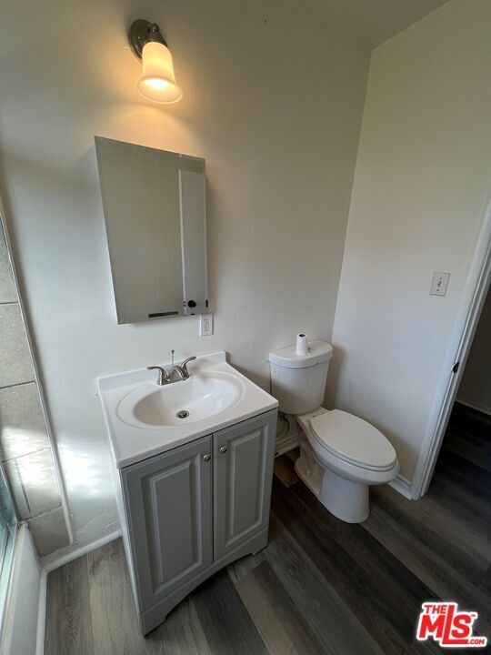 Photo - 1104 W 93rd St Unit 5