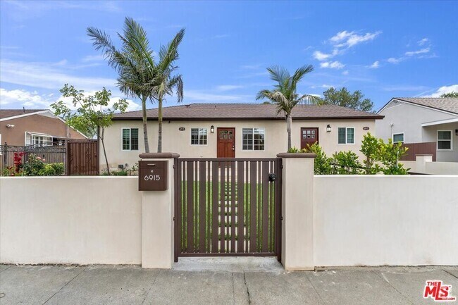 Building Photo - 6915 Encino Ave Rental