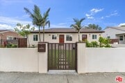 Photo - 6915 Encino Ave House