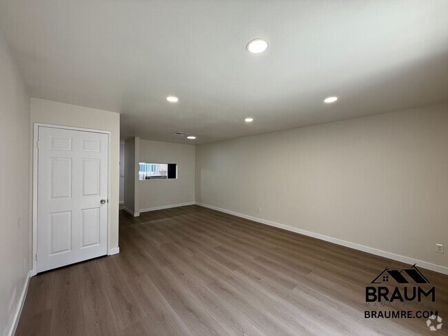 Building Photo - 14257 Friar St Unit 5 Rental