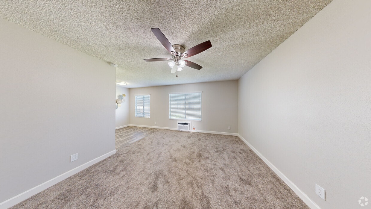 3D Tour - Courtyards Apartments!