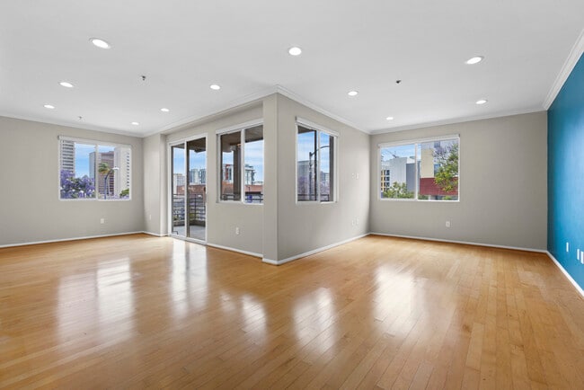 Building Photo - 1643 6th Ave Unit 105