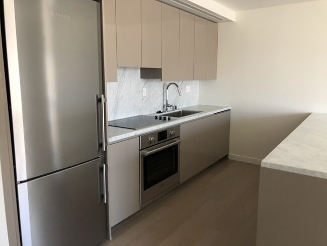 Photo - Very Unique Spacious Two Bedroom - Two bat... Unit 1404