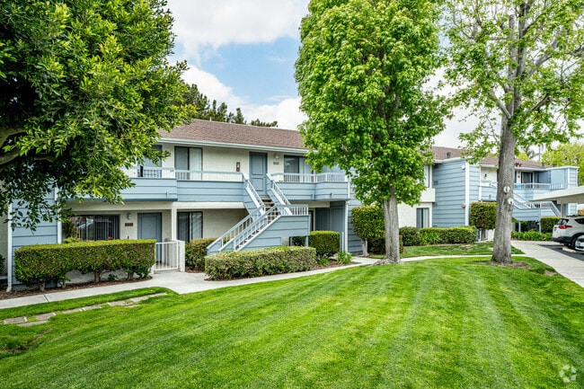 Alternate Community Image - Pacific Pointe Apartments