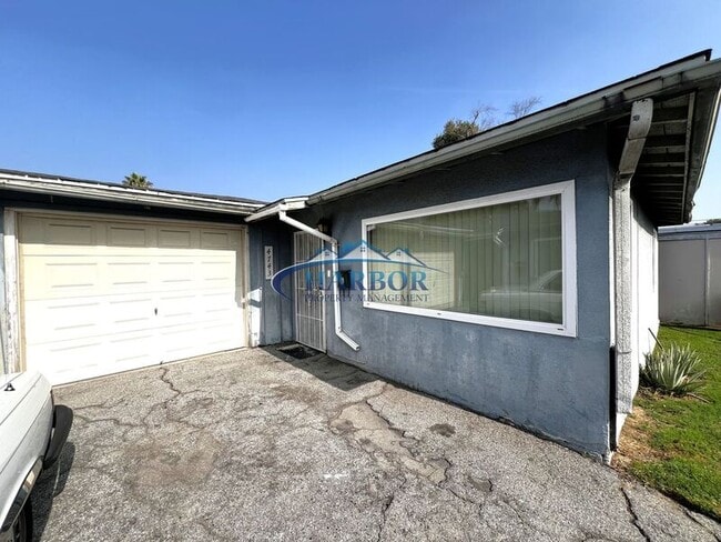 Photo - 4747-4747 W 160th St