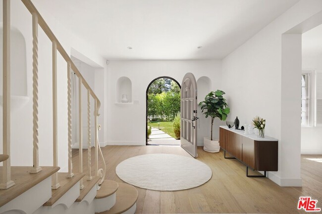 Photo - 712 N Rodeo Dr